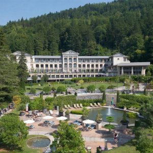 Коралловый риф гостеприимства: Почему корпус «Коралл» остается флагманом медицинского туризма в Адлере